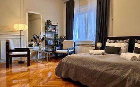 Apartman Grey